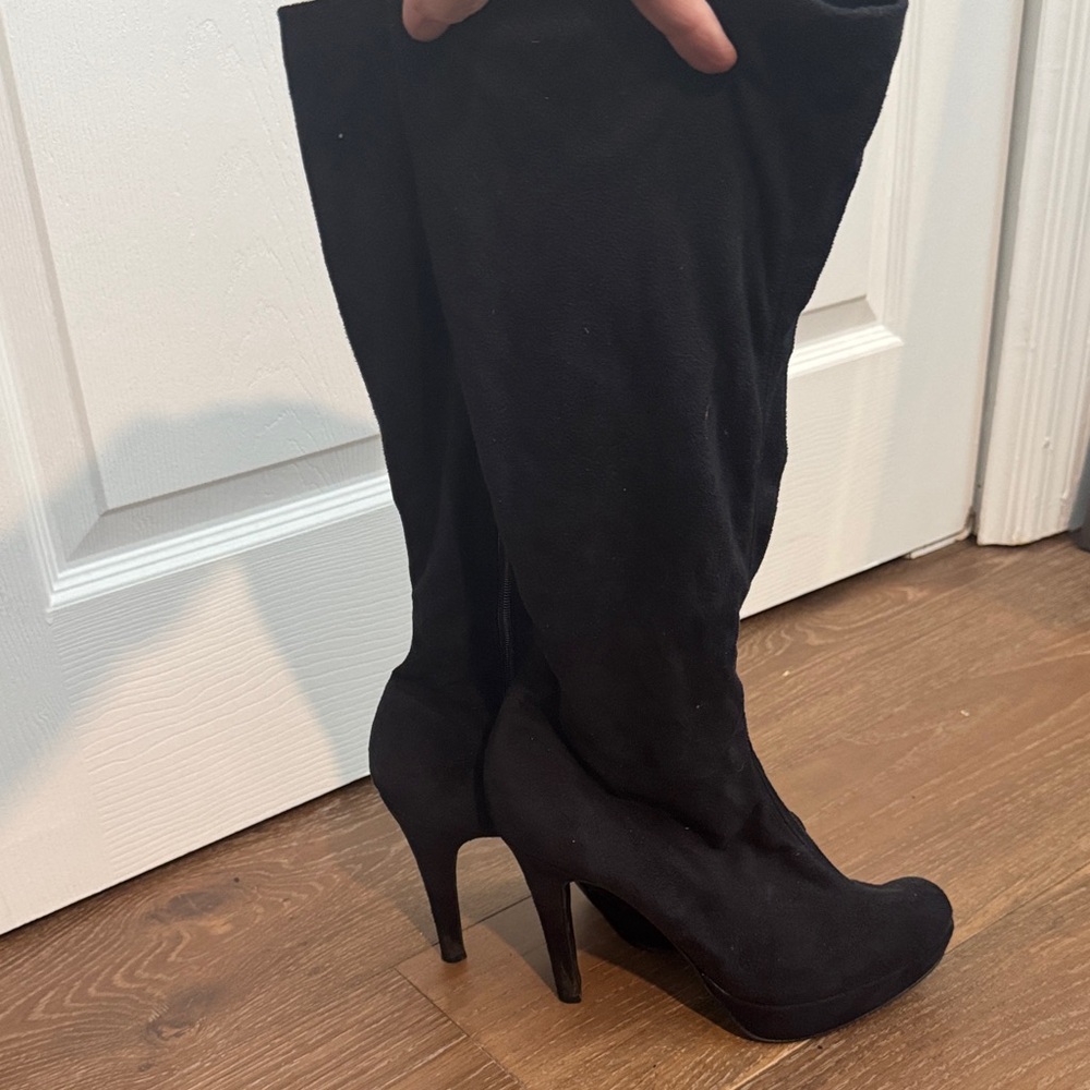 Elegant Black Knee-High Women's Boots